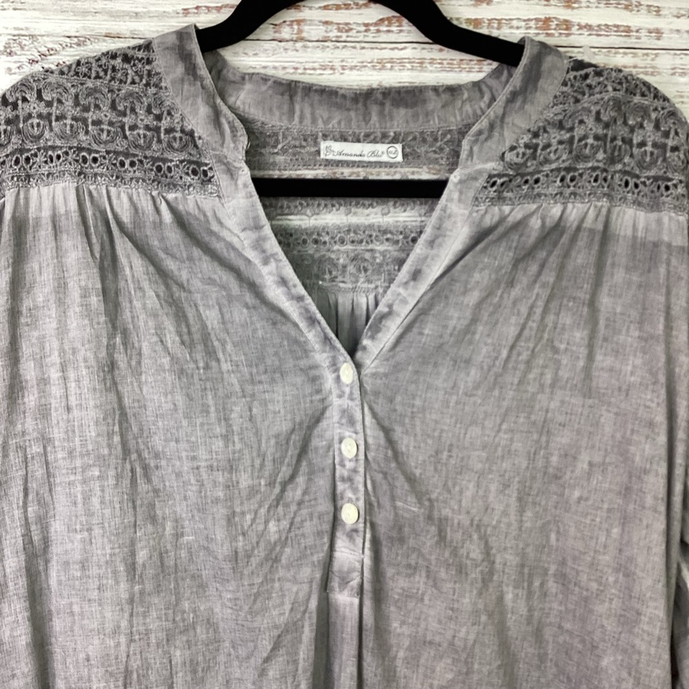 Amanda Blu - Distressed Grey/Dark Wash Top - Picture 2 of 7